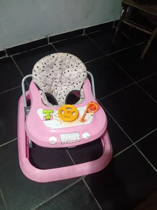 Andador de bebe da cor rosa  - Foto 2