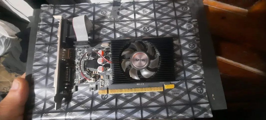 Placa de vídeo AFOX Gt 730 4 gigas , leia descrição para mais informações