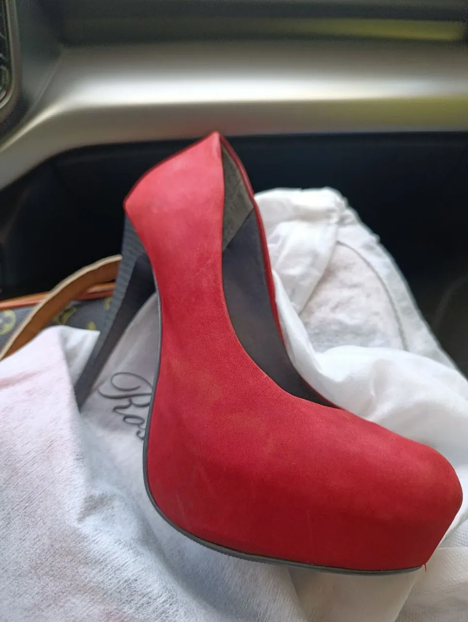Scarpin Vermelho de Salto Alto