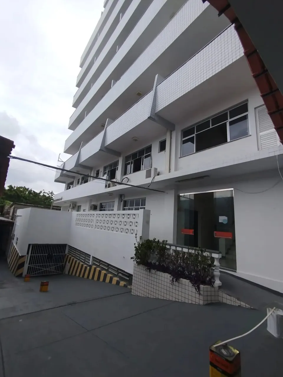 ALUGO LOFT COM UMA SUITE SEMI MOBILIADO TUDO INCLUSO