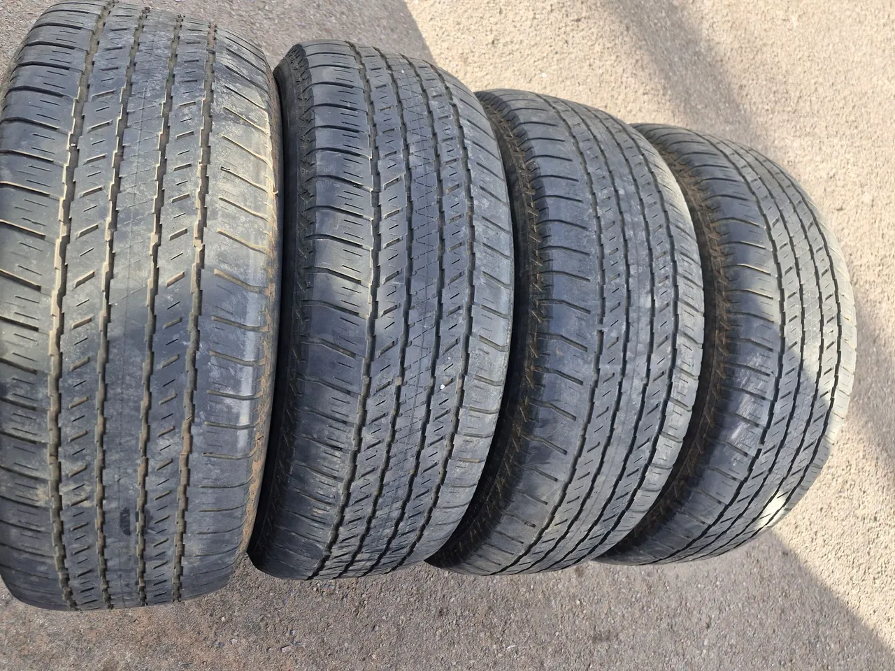Jogo de pneus 265/60/18 Bridgestone