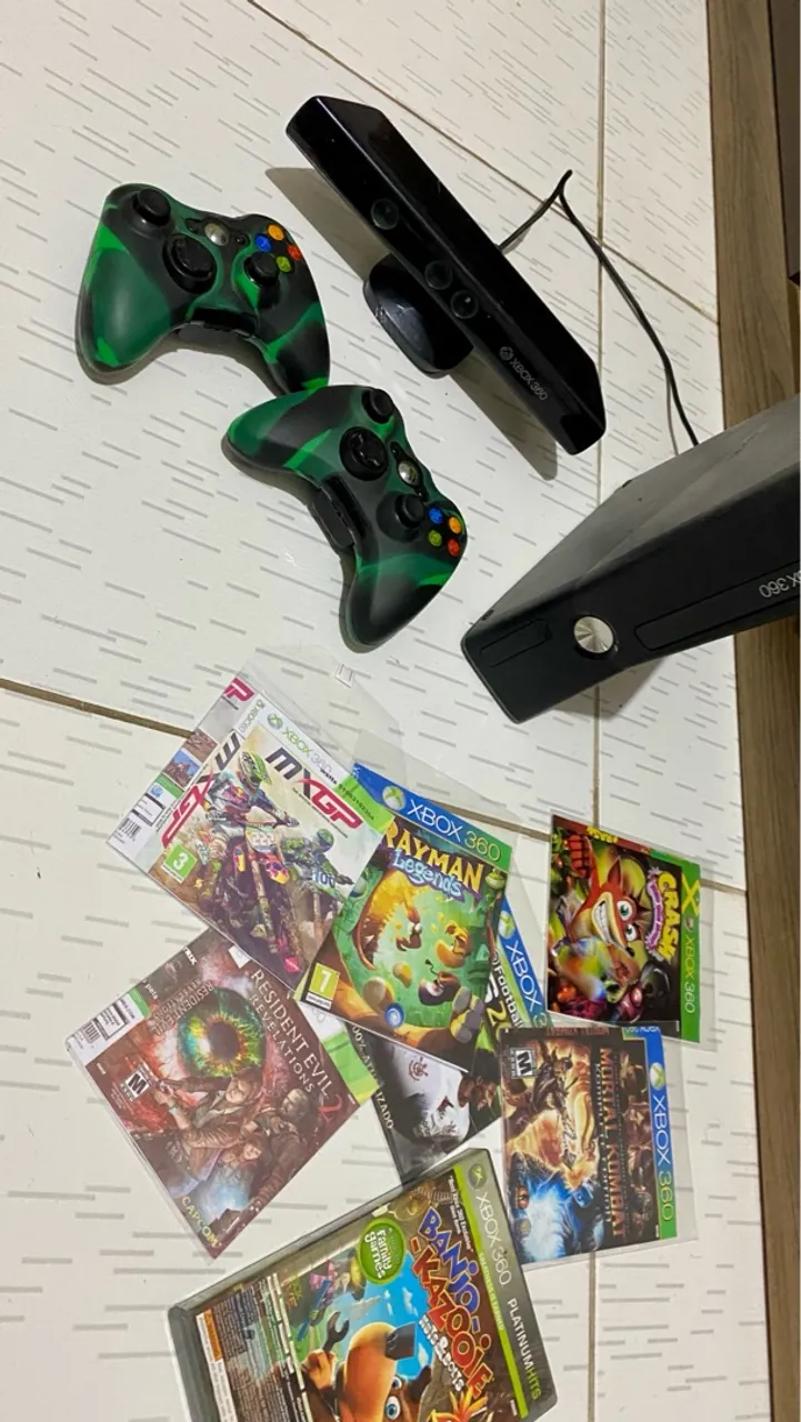 Xbox 360 ?DESBLOQUEADO? com Jogos e kinect.