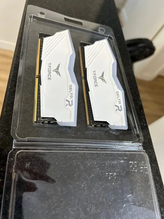 Memoria Team Group T-Force Delta RGB 16GB (2x8) DDR4 3200Mhz Branca, TF4D416G3200HC16CDC01 - Foto 2