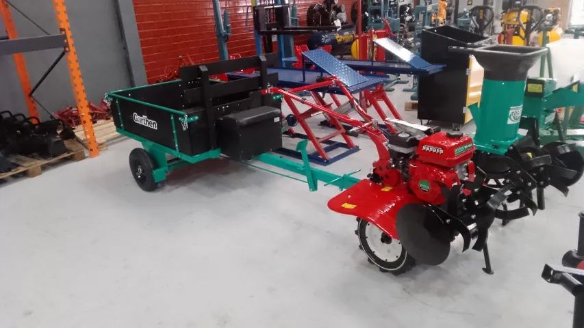 Motocultivador 7HP + Carretinha 250kg de carga 