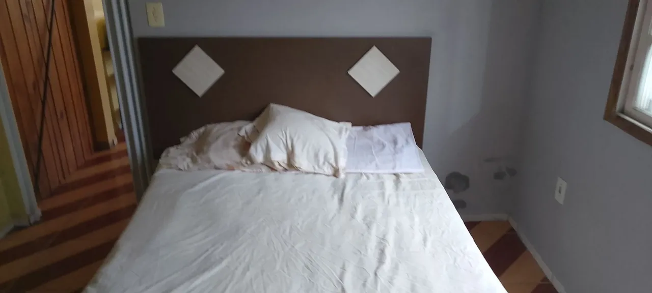 Alugo ktnt,quarto cozinha banheiro