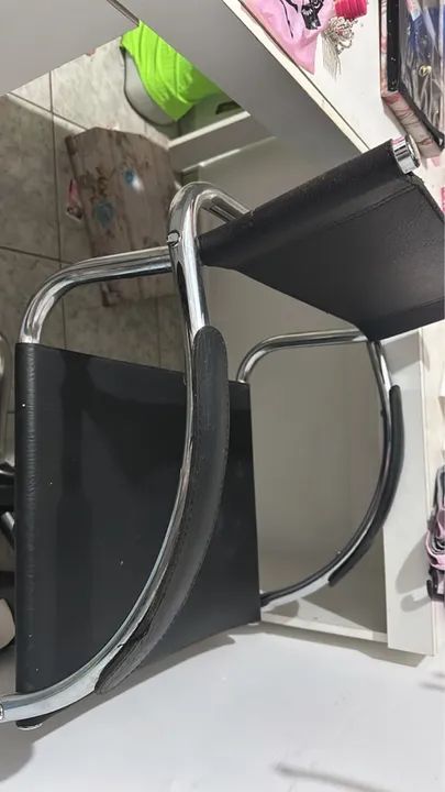 Vendo duas cadeiras giratórias 