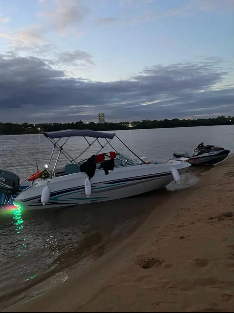 Lancha 195 Ventura, 2008 motor 115hp 2013 registrada na Capitania  - Foto 4
