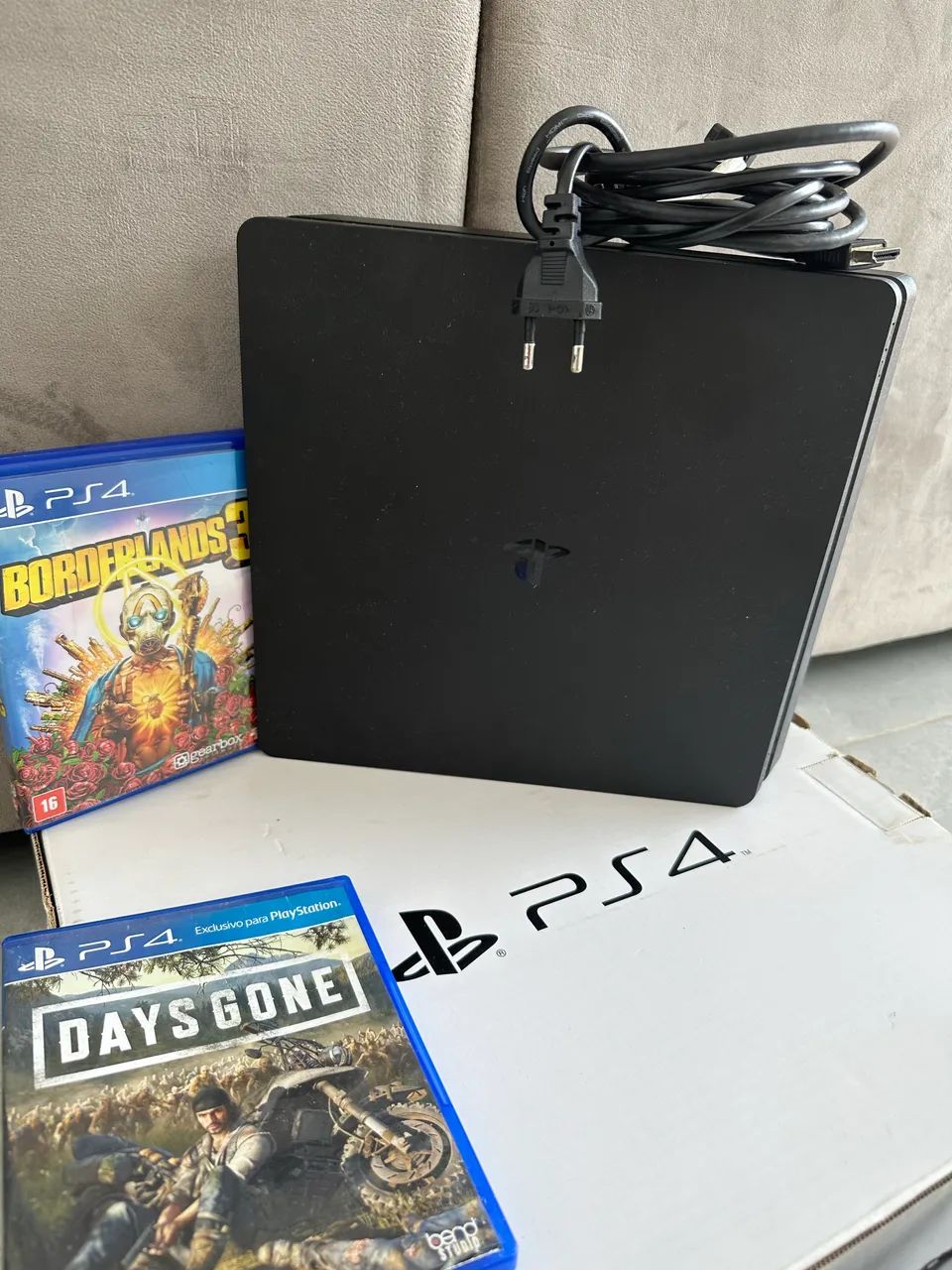 PS4 Slim 1 TB 2 controle  - Foto 3