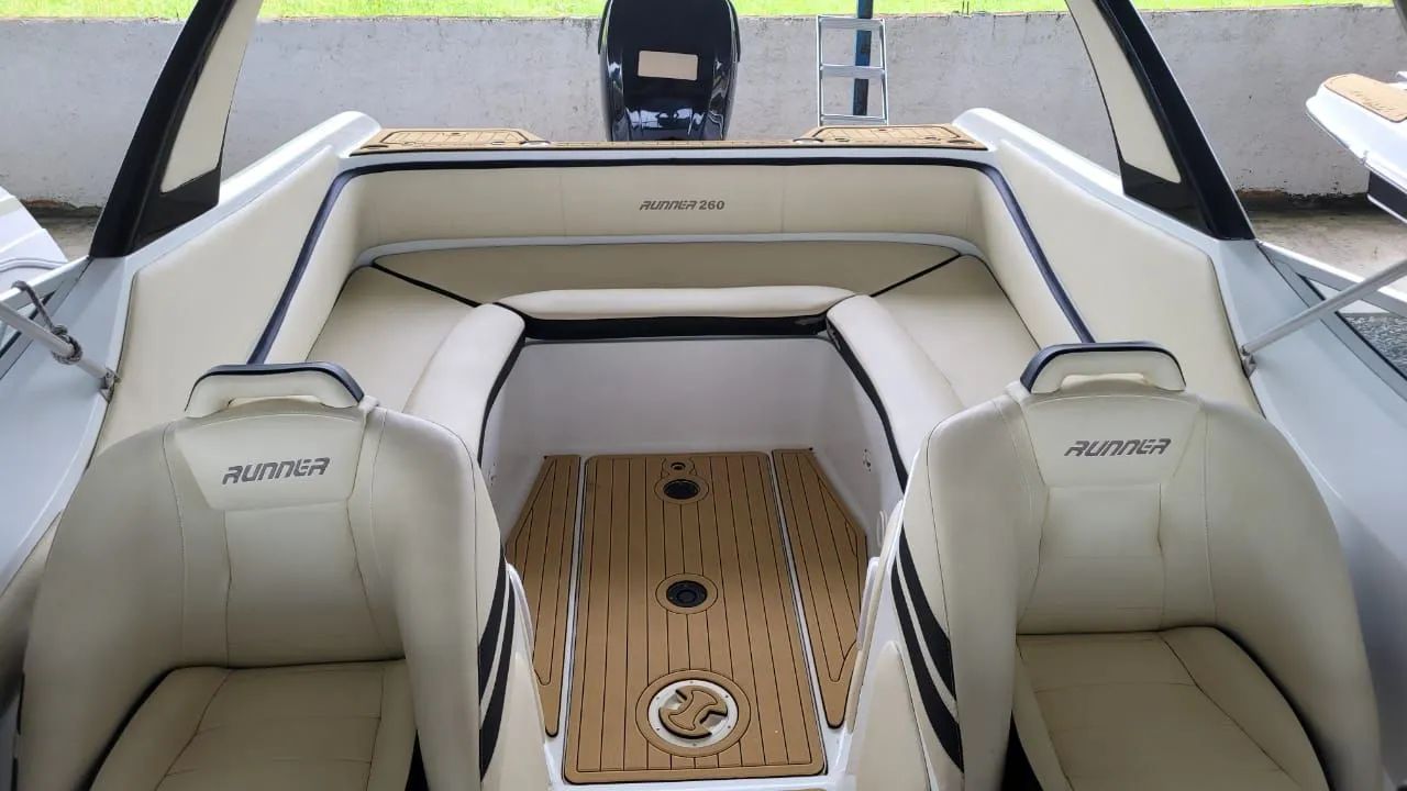 ? Lancha Runner Eclipse 260 Cabinada - Completa e Pronta para Navegar! ? - Foto 4