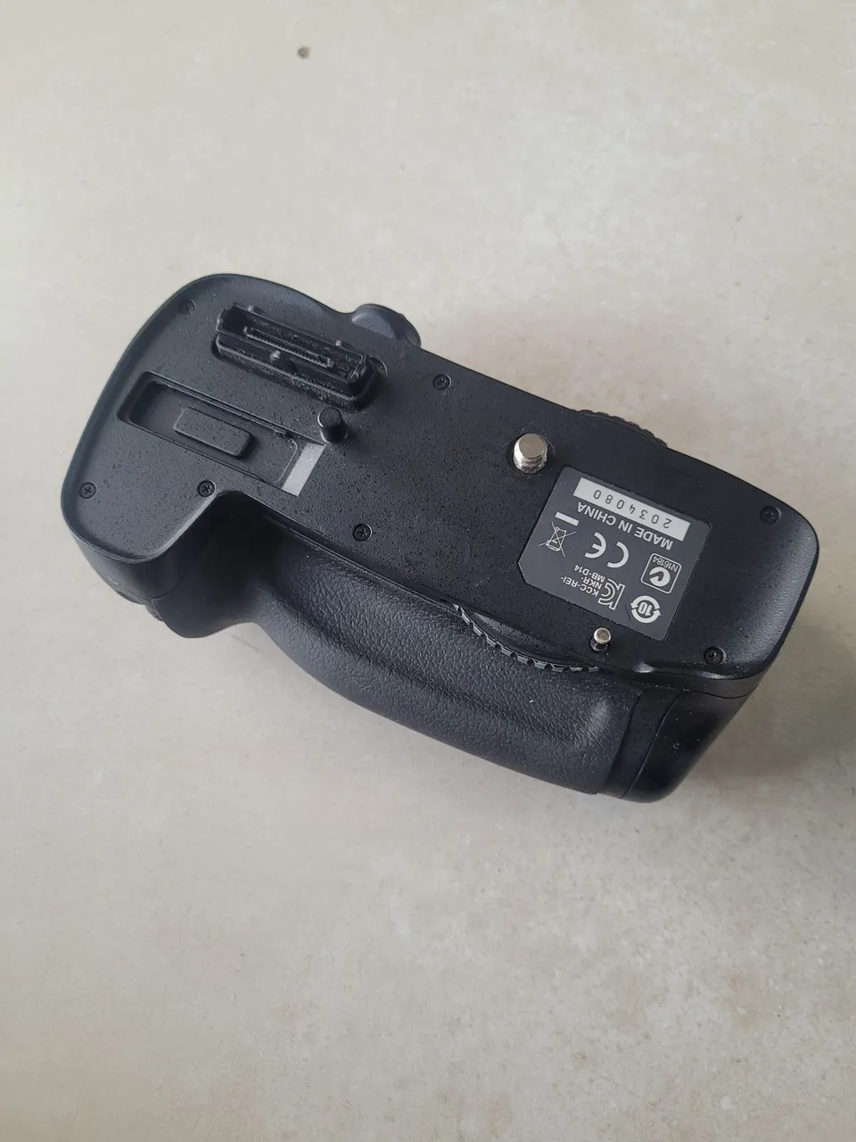 Grip para Câmera DSLR Nikon MB-D14