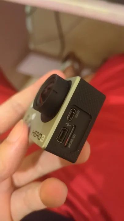 GoPro Hero 3 White Edition - Funciona perfeitamente. Defeitos apenas nos acessórios - Foto 2