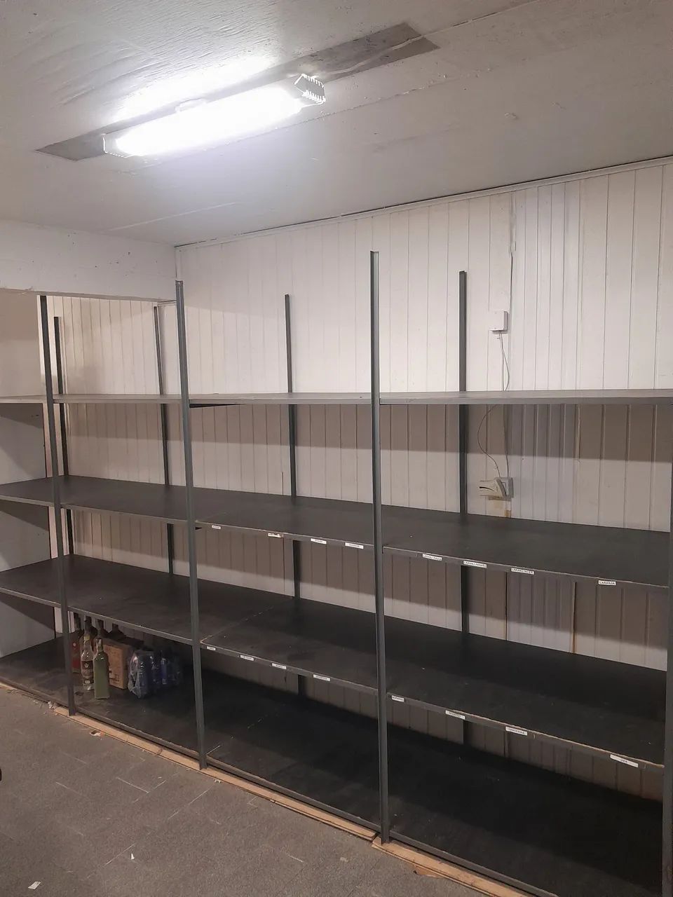 Prateleiras de 3,60 metros64363874234242120