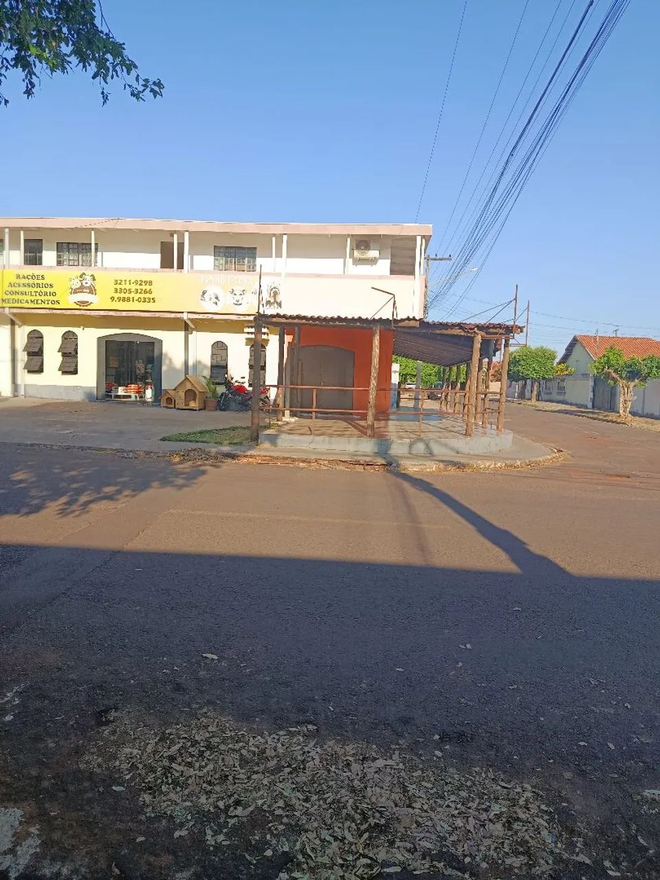 Excelente esquina comercial frente ao condomínio Bahamas no bairro santo Antônio.