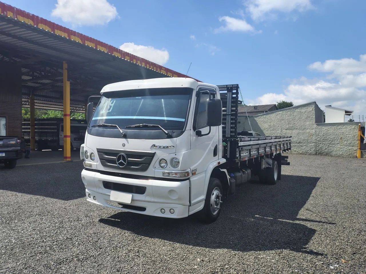 M.benz Accelo 815