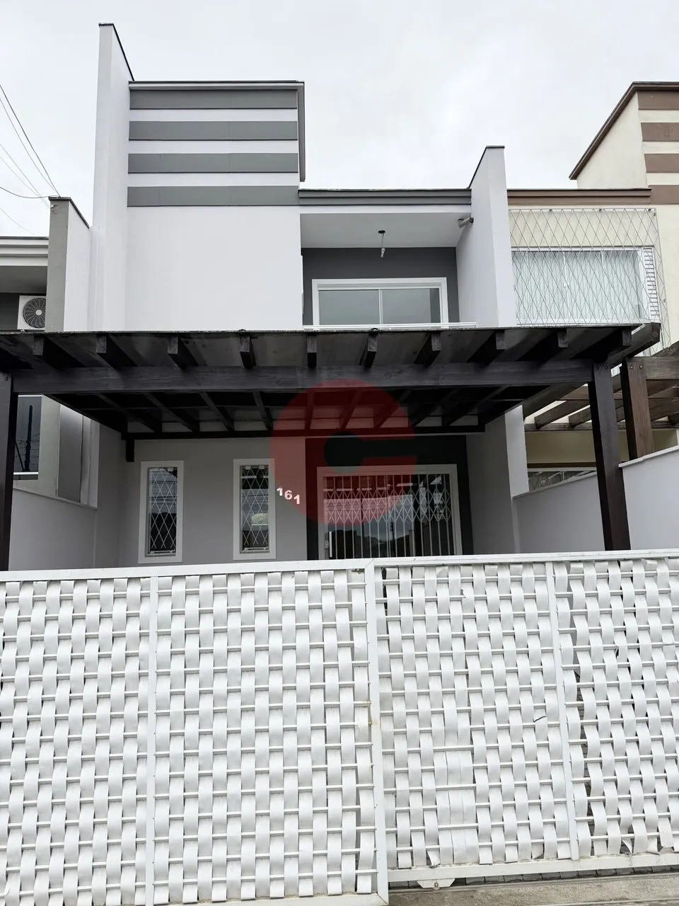 Sobrado à venda no Boa Vista  Joinville/SC | 3 Dormitórios | 1 Suíte | Mobiliado | 89m²