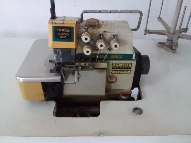 Máquina overlock 