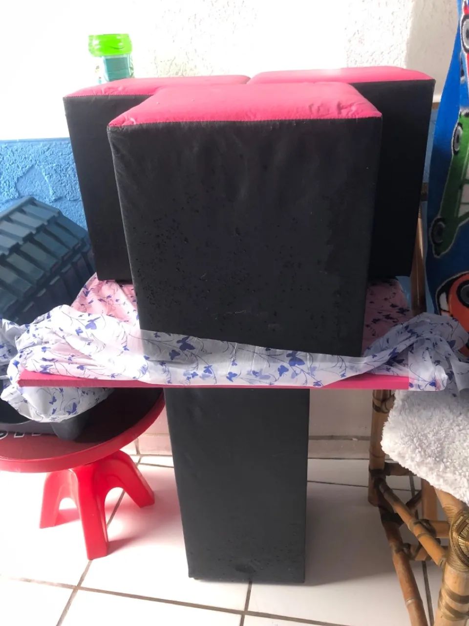 Mesa  com 3 puf