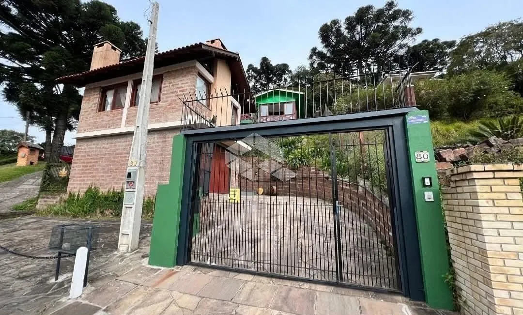 CASA DE 2 PAVIMENTOS EM CANELA