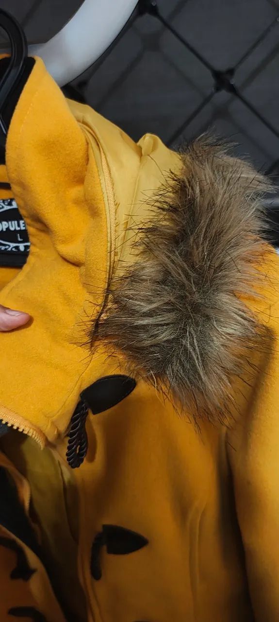Casaco amarelo com capuz de pelo - Foto 5