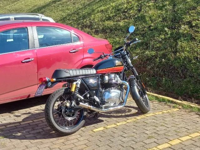 Motocicleta Royal Enfield Interceptor 650cc - Foto 3