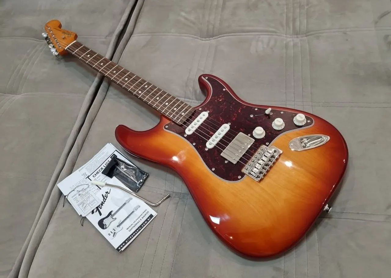Guitarra Squier Classic Vibe 60 Limited Edition Hss 2024