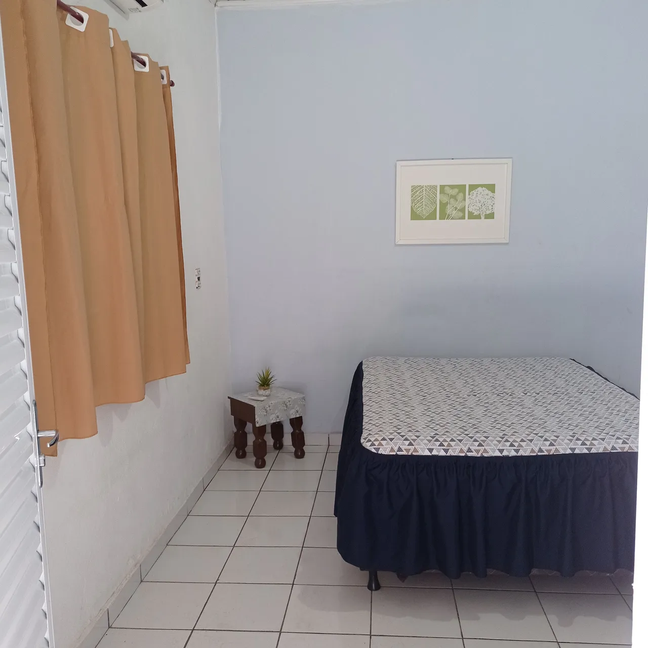 Alugo Kitinet mobiliada para solteiro(a), valor 1.200+caucao.