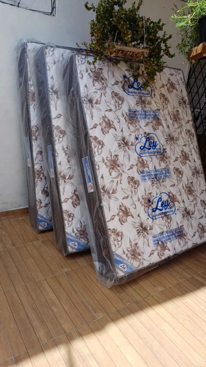 Double Mattress with Pocketed Coils, Factory-Laced