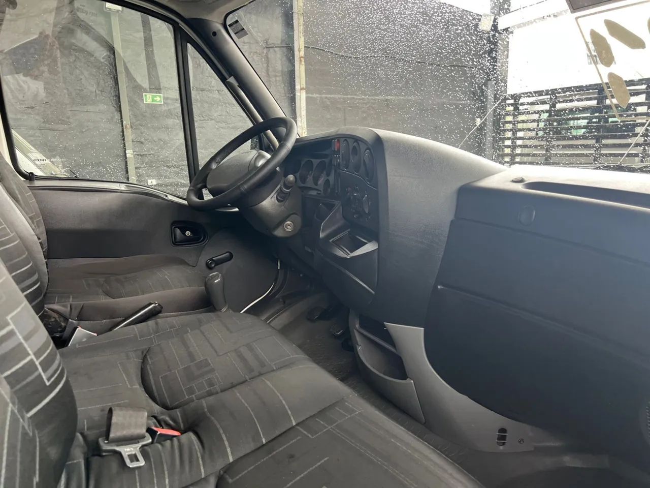 Iveco Daily 35s14 2011 novíssima  - Foto 11