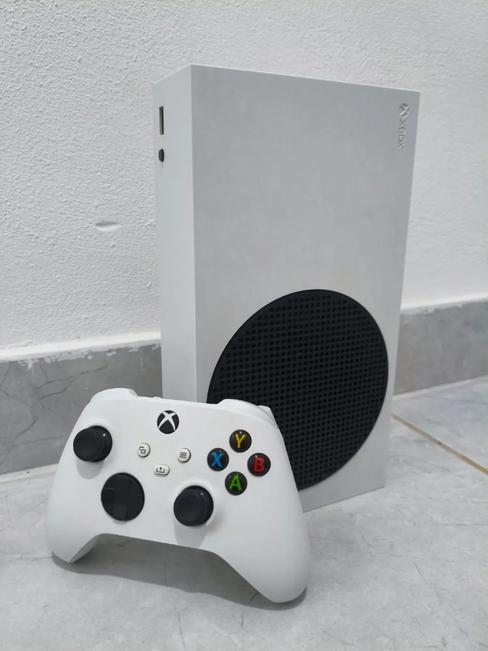 Xbox Series S - Console Novo e Moderno