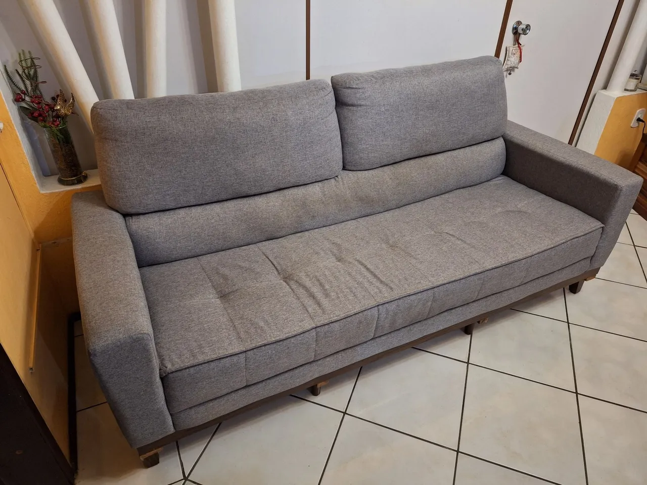 Sofá cinza 4 lugares