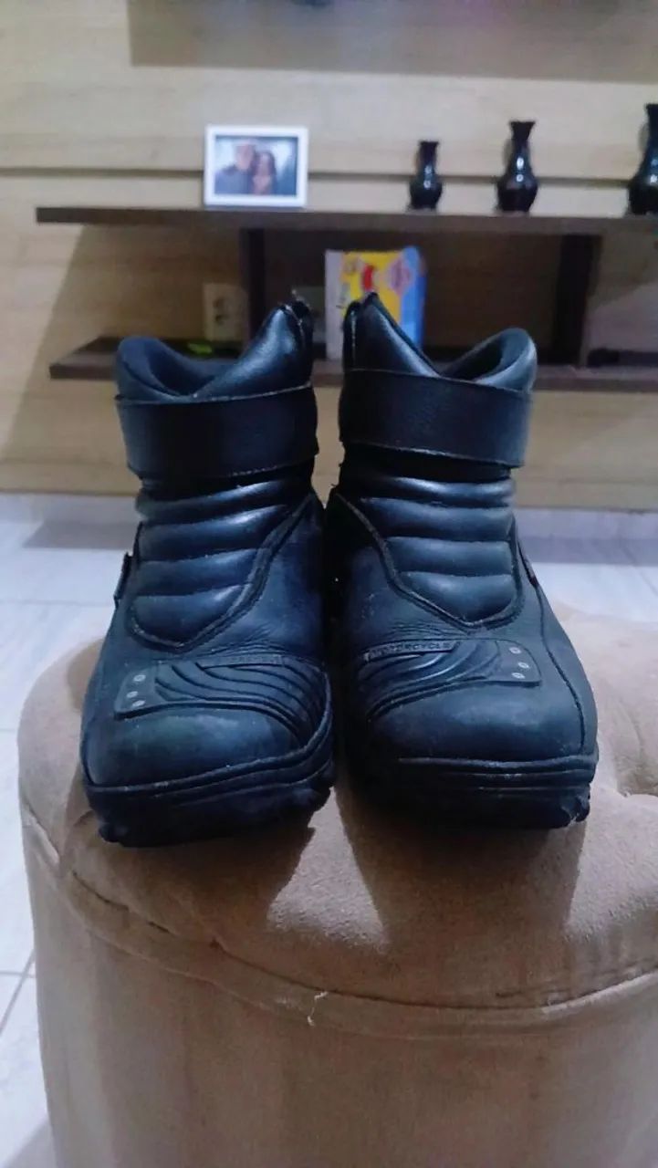 Botas de Couro Masculinas ideal pra motos - Foto 3