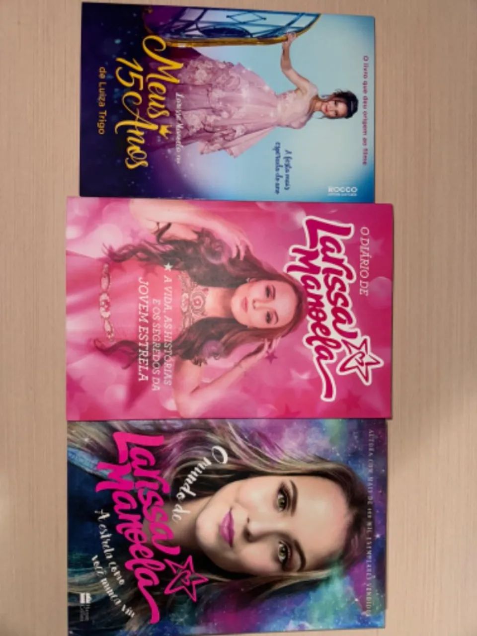 3 livros Larissa Manoela 
