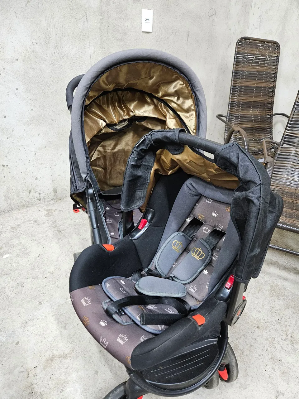 Carrinho de Bebê + Bebê Conforto Cosco Nexus