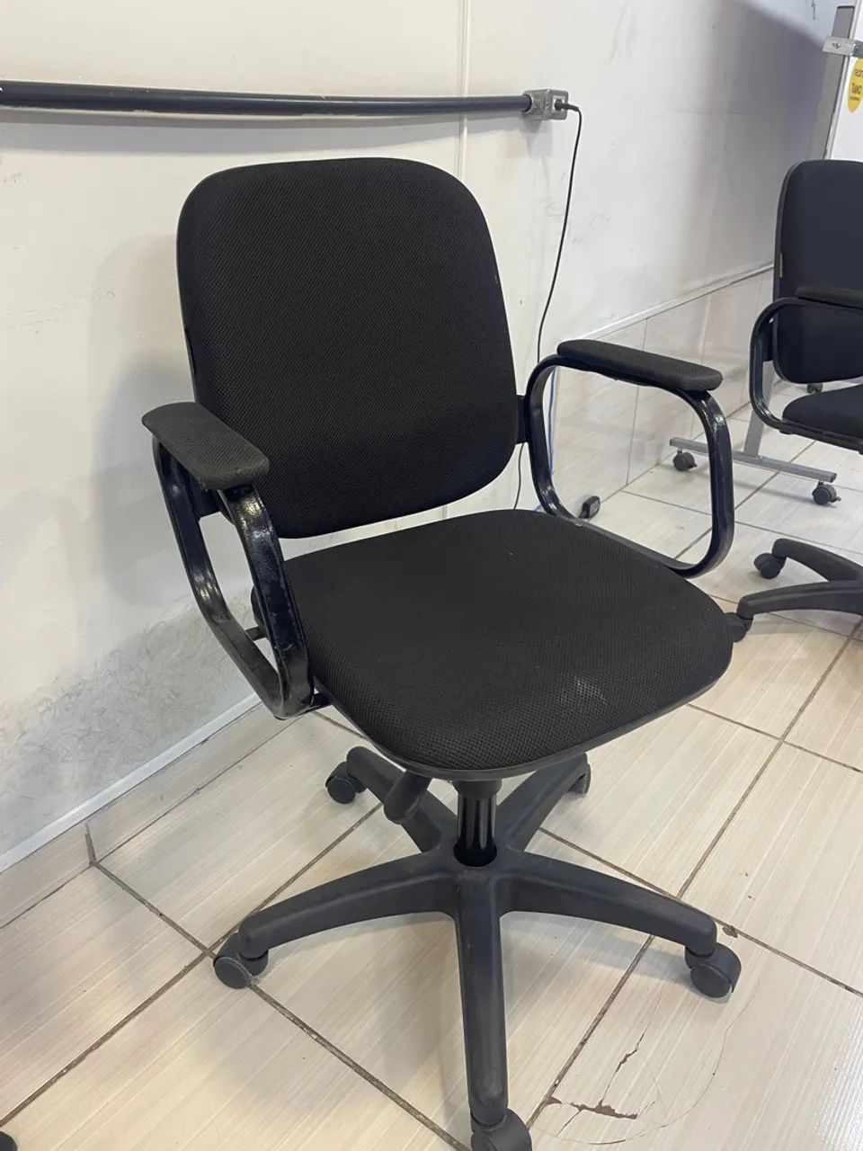 Cadeira de Escritório Giratória com Rodas compre 2 pague 80