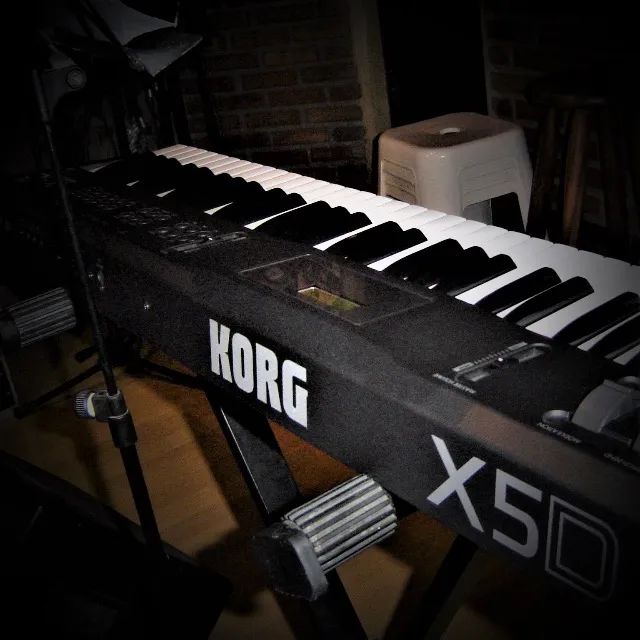 Teclado Sintetizador KORG X5D