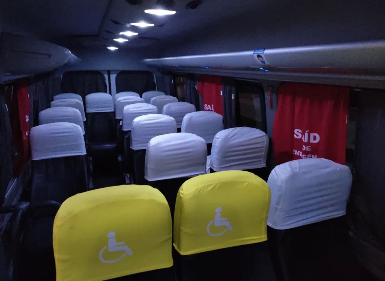 Alugamos van de 20 passageiros e carro executivo de 6 passageiros  - Foto 4