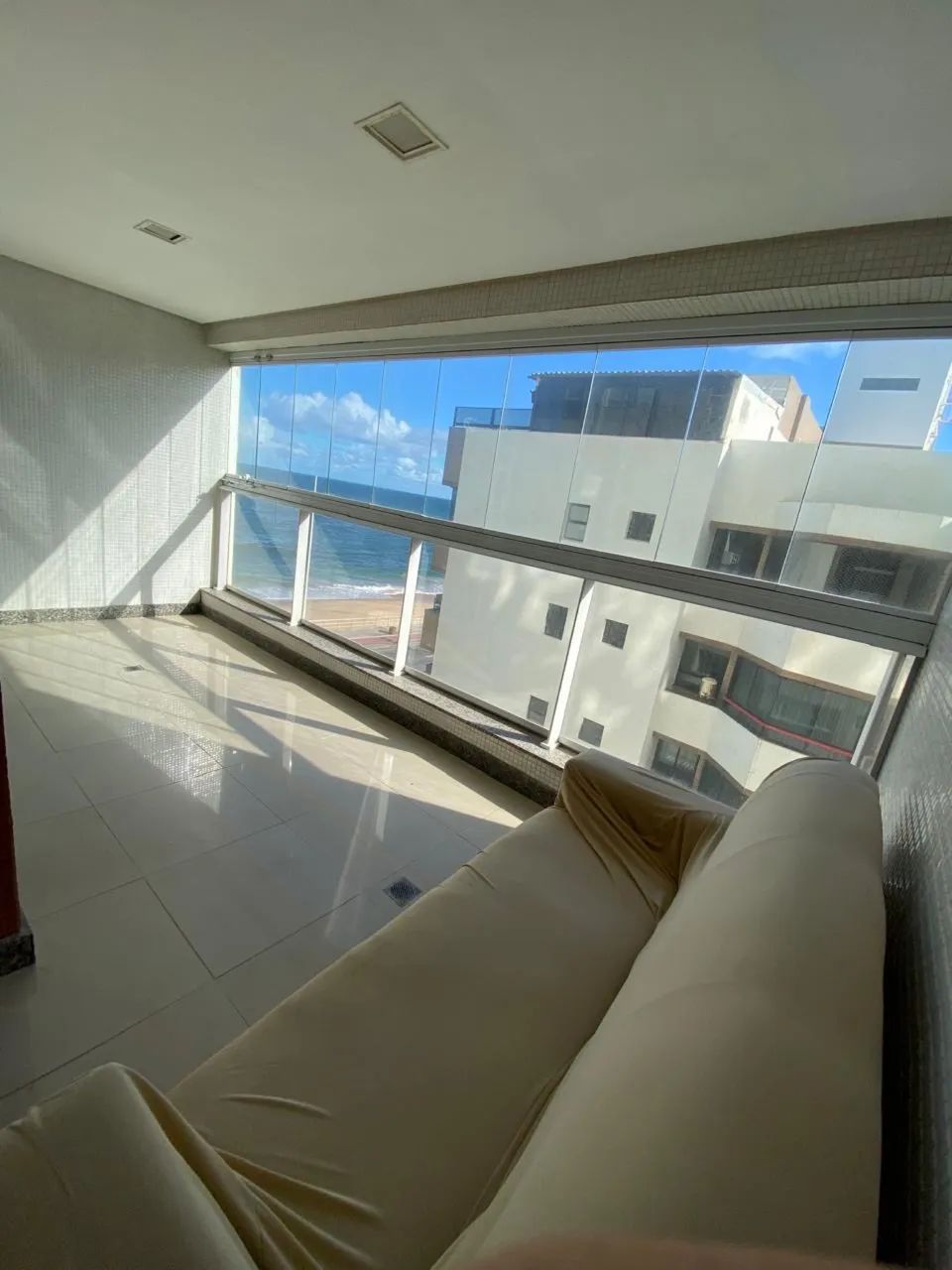 Pituba Orla 1/4 Mobiliado Varandão Goumert Vista Mar Cinematográfica  - Foto 11