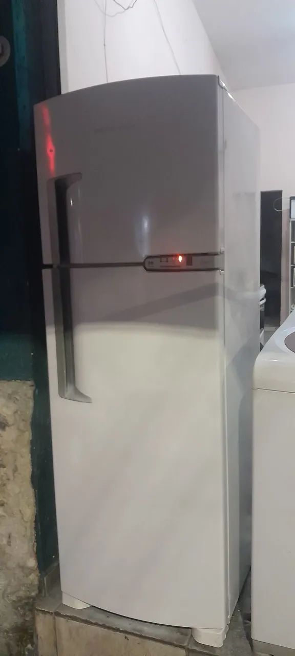 Geladeira Frost Free Barata! (Nunca foi consertada) Entrego 