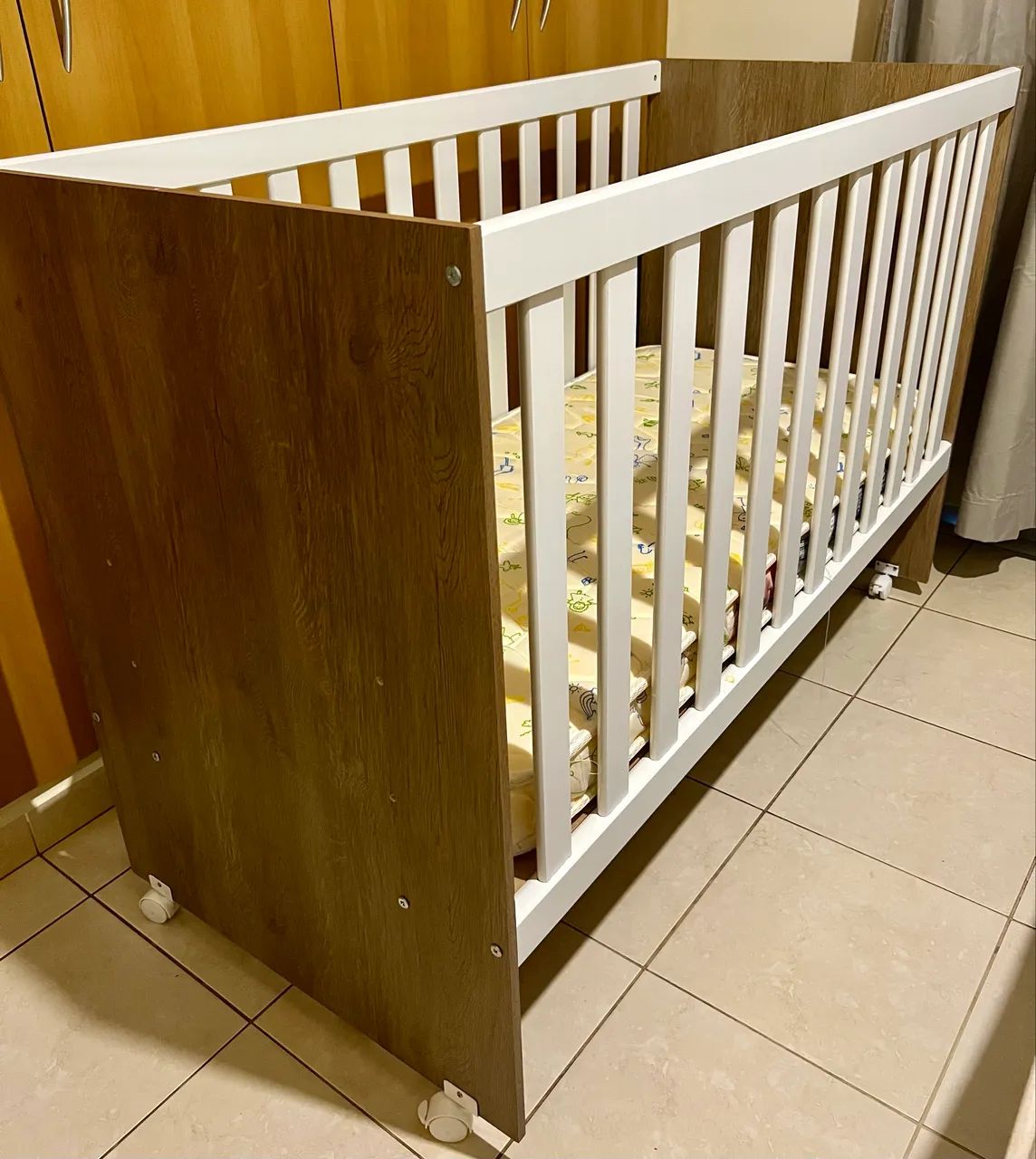 Berço com colchão novíssimo 64307306579587122