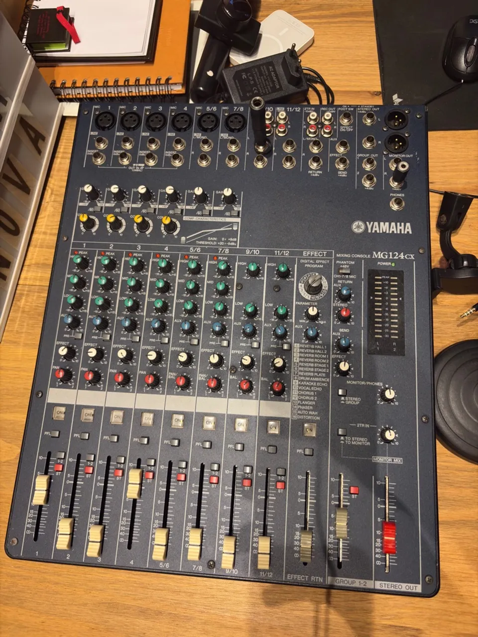 Mesa de som Yamaha 124cxMG