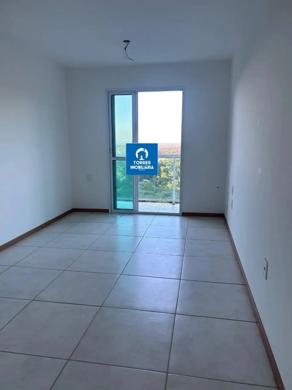 Rio do Ouro - Apartamento de 2 quartos PNE no Jardim Pendotiba Club.