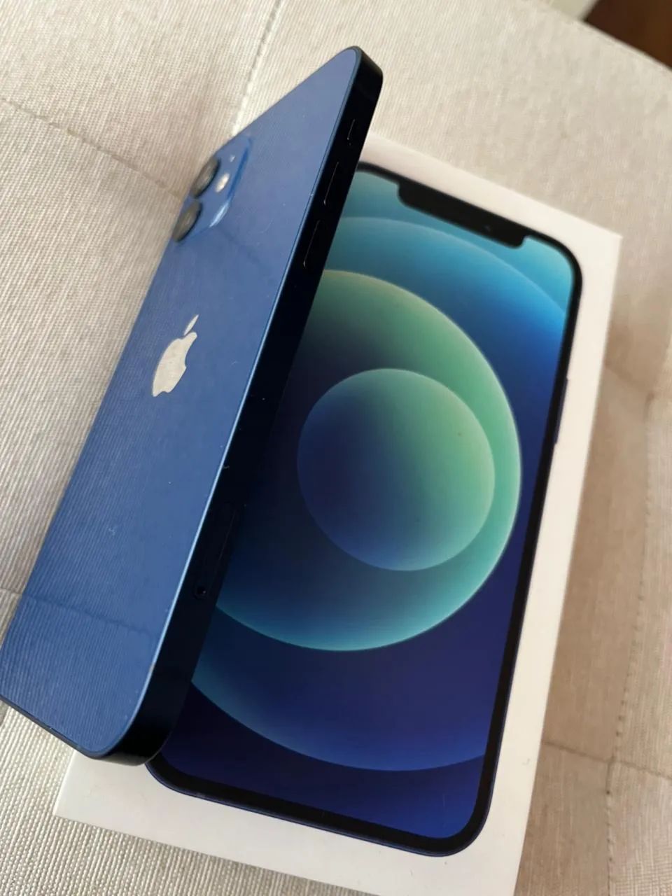 【美品】Apple / iPhone 12 / 256GB / 青 Smartphone Apple iPhone 12, 256GB, Azul, 5G, 6.1