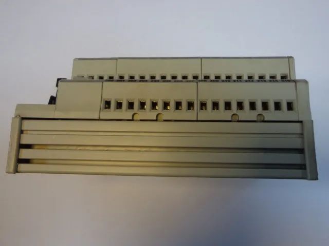 Modulo ABE7- H16R20 Telemecanique  - Foto 3