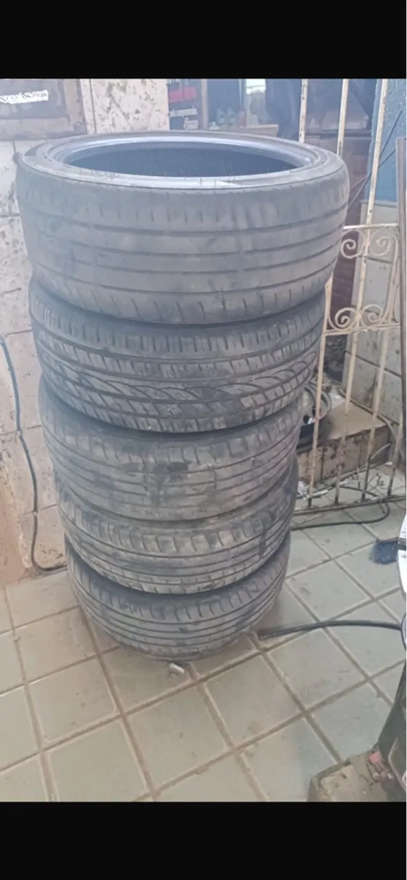 Pneus aro 18