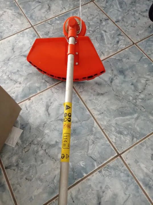 maquina Sthil 380 de cortar grama - Foto 4