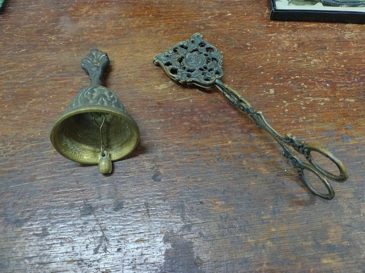 Artigo em bronze, tipo uma colher, antiguidade.