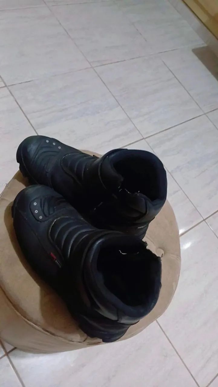 Botas de Couro Masculinas ideal pra motos - Foto 2
