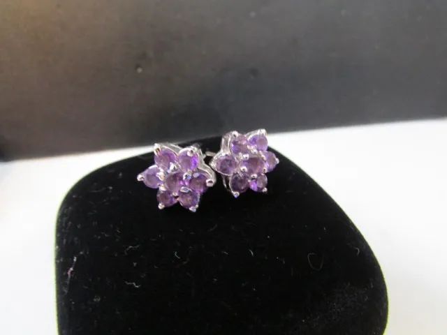 Brinco Flor de Ametista - Semi Jóia  - Foto 2