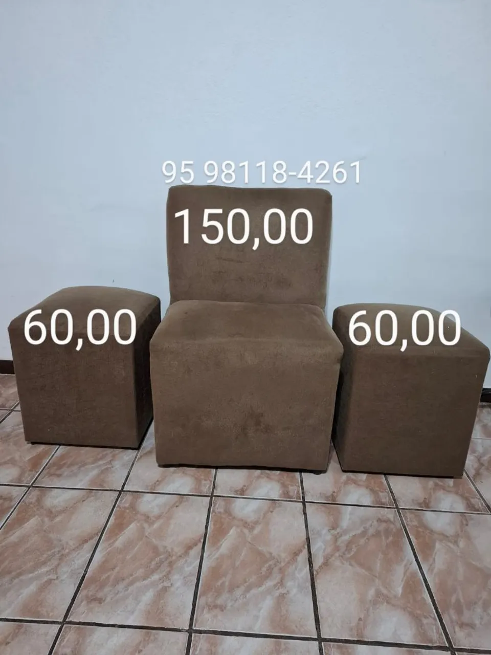 Conjunto Sofá e Puffs