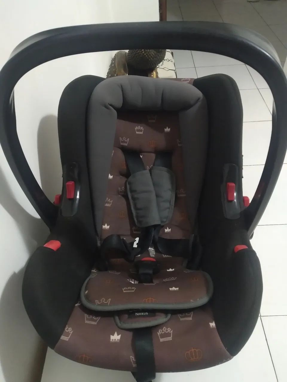 Combo Bebê conforto, acento de carro e cadeira de alimentação. 